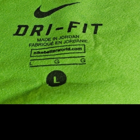 Nike Dri-Fit exercise shirt - Picture 6 of 6